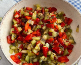 Foto del paso 2 de la receta: Cubos de hielo de fresa y kiwi