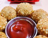 A picture of step 6 of Sabudana Vada.