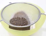 A picture of step 3 of Bournvita cake.
