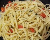 Foto langkah ke 4 dari resep Spaghetti Aglio Olio.