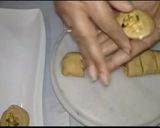 A picture of step 4 of Veg Pinwheel Samosa.