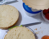 Foto del paso 1 de la receta: Torta de vainilla con dulce de leche, crema y frutillas