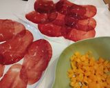 Foto del passaggio 1 della ricetta Bocconcini di bresaola ripieni di pesche