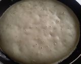 Foto del paso 5 de la receta: Pizza con masa de papa hecha en sartén...🤔🤨🙄🍕🧀🍳🌰🍆🧀🍕