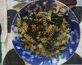 Foto del paso 2 de la receta Fideos con espinacas salteadas