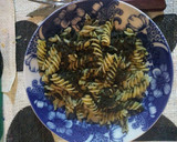 Foto del paso 2 de la receta: Fideos con espinacas salteadas