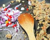 薑黃、彩蔬、肉丁、紅藜麥炒飯的食譜步驟3照片