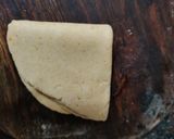 A picture of step 4 of Triangle paratha.