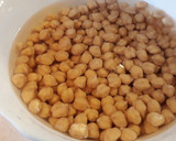 Foto del paso 1 de la receta: Ensalada de garbanzos con aceitunas