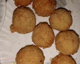 A picture of step 11 of Chicken cheese balls.