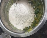 A picture of step 4 of Moringa Palak Thepla.
