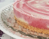 Foto del paso 12 de la receta: Tarta mármol de frambuesas y chocolate blanco
