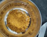 A picture of step 3 of Maggi chatpati bhel.