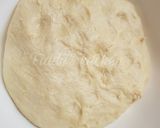 A picture of step 4 of Mincedmeat stuffed bread rolls.