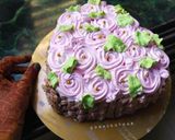 A picture of step 8 of ફ્લાવર બાસ્કેટ કેક (Flower Basket Cake recipe in Gujarati).