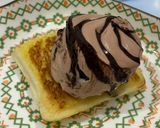 Foto langkah ke 3 dari resep Roti Panggang Ice Cream Cokelat Sat-Set Ala Cafe.