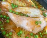 Foto del paso 8 de la receta: Merluza con rodajas de patata y guisantes