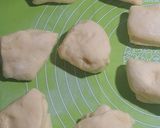 Foto langkah ke 4 dari resep Roti Pisang Coklat Keju.