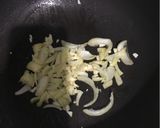 Foto langkah ke 1 dari resep Kentang-sosis saus Inggris.