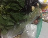 Foto langkah ke 1 dari resep Bayam dengan Oyong/Gambas & Tahu Kuah Santan.