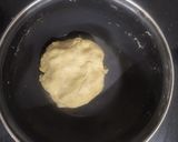 A picture of step 1 of Paneer green peas pockets.