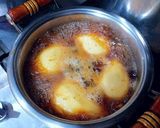 Foto del paso 5 de la receta: Peras confitadas en salsa de frutos rojos y agua de azahar