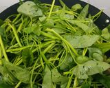 Hình bước làm 3 của món Rau muống xào bơ tỏi