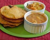 A picture of step 6 of Lunch is served: South Indian Thali with Potato Masala puri, Kidney Beans Koottu, and Green Chutney.