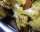 A picture of step 4 of Cauliflower fry.