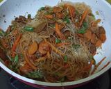 Foto langkah ke 10 dari resep Bihun Goreng Suka-suka.