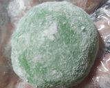 Foto langkah ke 8 dari resep Mochi Pandan Pasta Kacang Tanah Gula Merah.