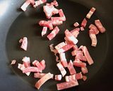 Hình bước làm 1 của món Diếp Quăn Trắng Endive Xào Lardon & Phô Mai Xanh Gogonzola