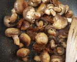 A picture of step 1 of My Garlic Mushrooms and Sundried tomatoes. 😁.