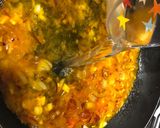 Foto del paso 2 de la receta Flores de pasta filo rellenas de rape adobado y gambas con salsa