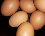 Foto del paso 2 de la receta Revuelto de masa de chorizo y huevos, fideos con ajo y perejil