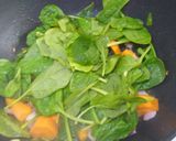 A picture of step 3 of Spinach creamy soup.