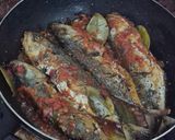 Foto langkah ke 4 dari resep Ikan Kembung Balado.