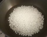 A picture of step 2 of Sago fruit delight.