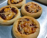 Foto langkah ke 9 dari resep Pizza mini.