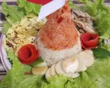 Foto langkah ke 5 dari resep Tumini nasi goreng merah putih.