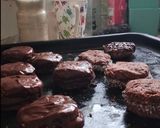 Foto del paso 5 de la receta: Alfajores integrales de chocolate y dulce de leche