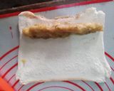 Foto langkah ke 5 dari resep 47. Choco Banana Roll Simple.
