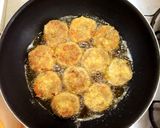 รูปขั้นตอนการทำที่ 2 ของ ทอดมันปลากระป๋องทอดกรอบ 😁 Crispy Spicy Canned Fish cakes