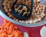 Foto del paso 2 de la receta: Hamburguesas veganas de garbanzos con puré de papas