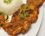 A picture of step 3 of Chicken Schnitzel.