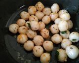 A picture of step 11 of Streamed rice balls.
