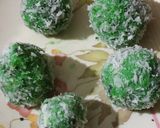 A picture of step 5 of PaanTrufflesWithGulkand(Centers).