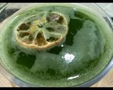 A picture of step 3 of Parsley and kale juice.