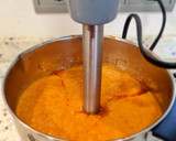 Foto del paso 7 de la receta: Escalopines de ternera en salsa de pimientos y tomate