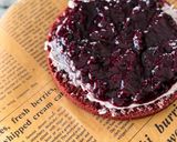 A picture of step 5 of Red velvet Berry cake.